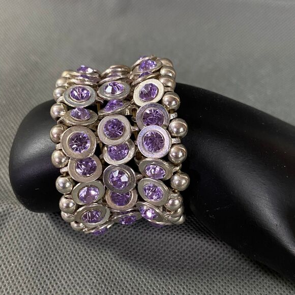 Costume Gem Bracelet 6 Inches Purple Plastic Silver Tone Elastic Stretch - Picture 2 of 8